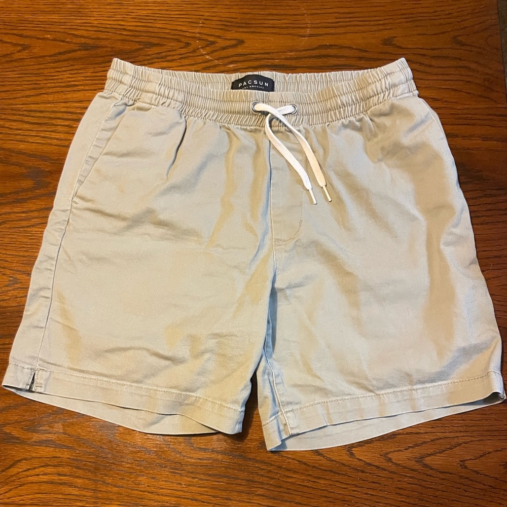 PacSun- men’s Khaki shorts
